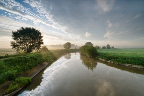 De Handzame vaart op een mistige ochtend